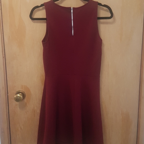 Fit and flare dress - Picture 3 of 3
